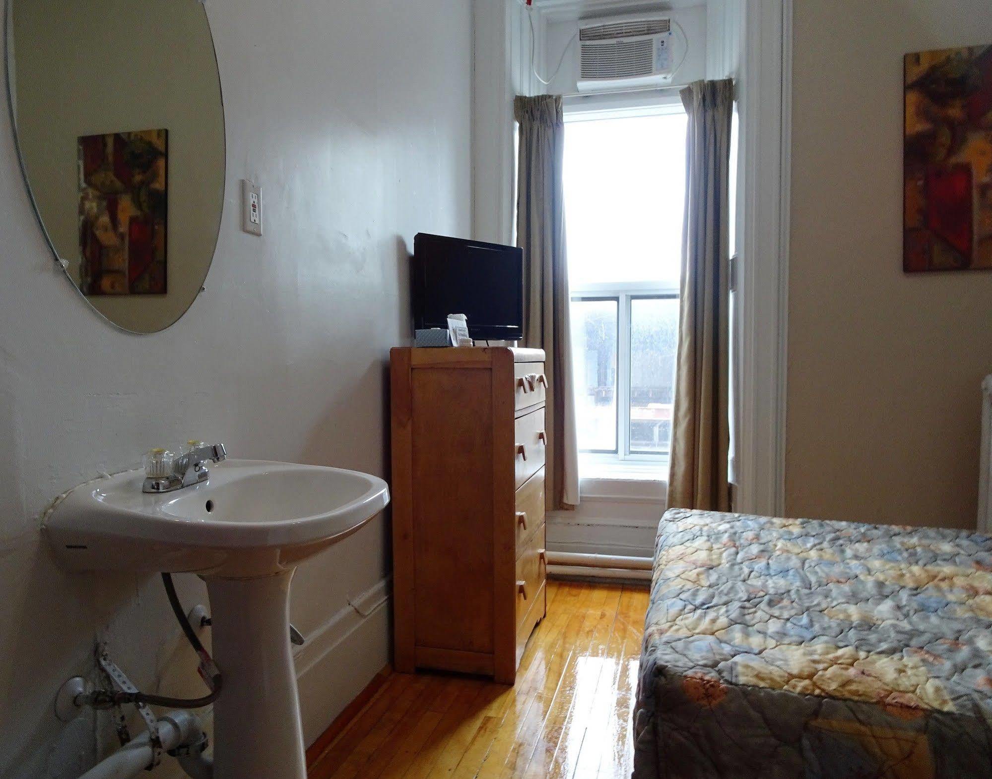Hotel Abri Du Voyageur Montréal Dış mekan fotoğraf
